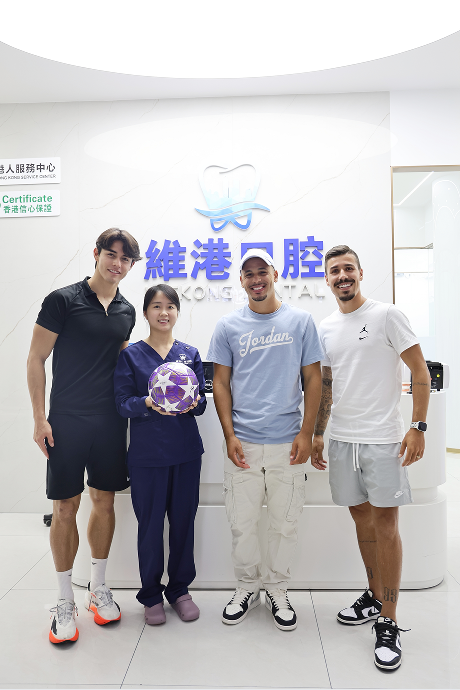 Joao帶埋身邊多位外籍足球隊友一齊過關嚟維港口腔睇牙 Joao帶埋身邊多位外籍足球隊友一齊過關嚟維港口腔睇牙